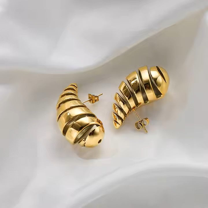 Dainty boutegga earings