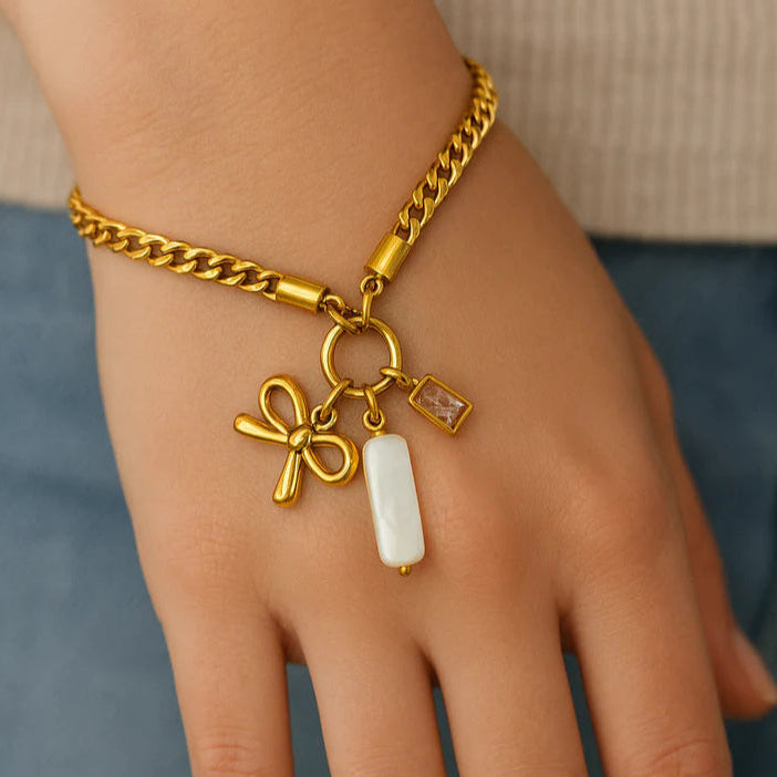 Luxurious bow charm link bracelet