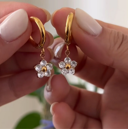Luxurious Flower gold plated pvd earrings