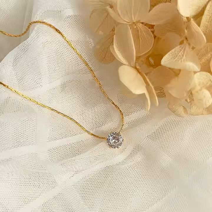 Fine-quality Elegant single diamond pvd gold plated chain necklace