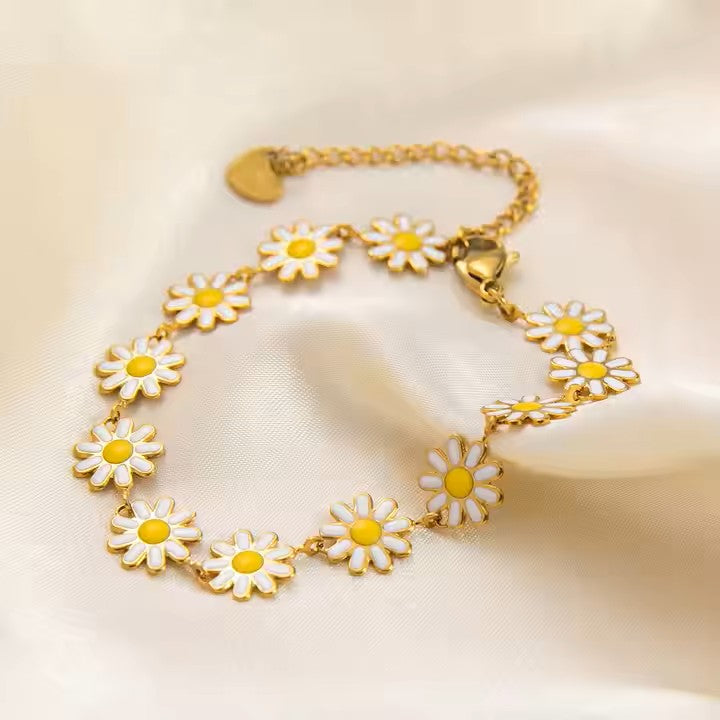 Ultra-fine White daisy anti tarnish gold plated bracelet