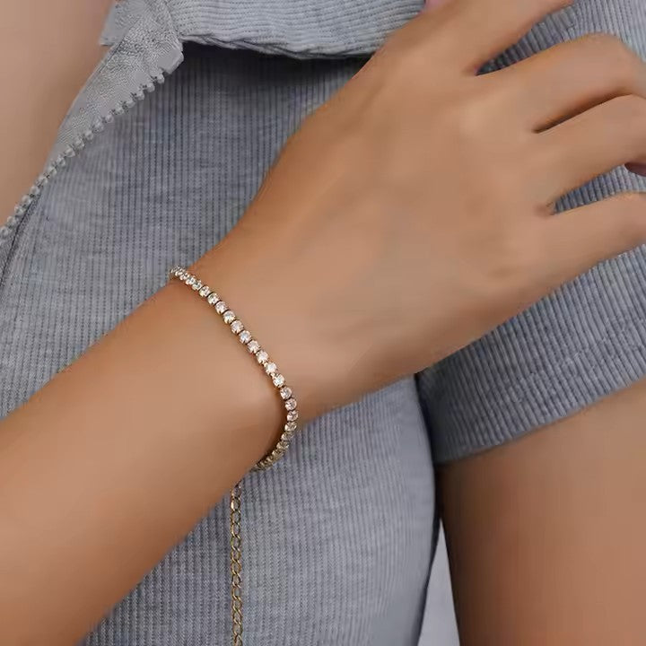 Minimal zircon chain bracelet