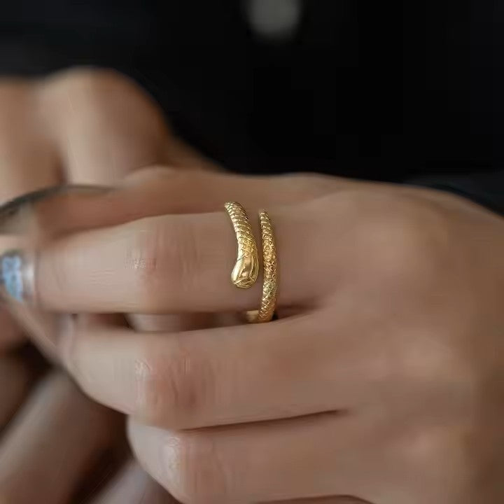 Luxurious snake adjustable waterproof ring