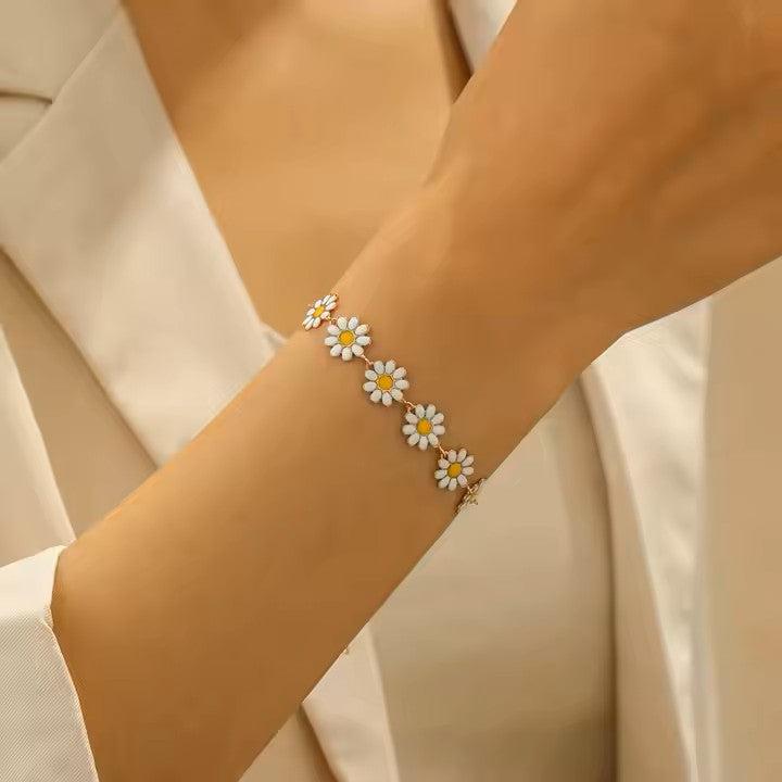 Ultra-fine White daisy anti tarnish gold plated bracelet