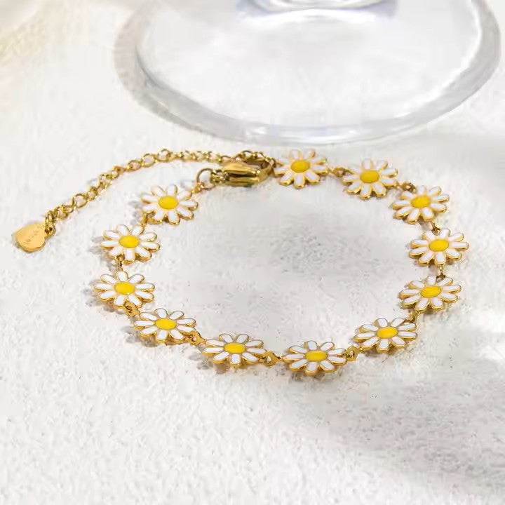 Ultra-fine White daisy anti tarnish gold plated bracelet