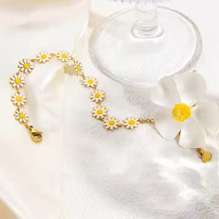 Ultra-fine White daisy anti tarnish gold plated bracelet