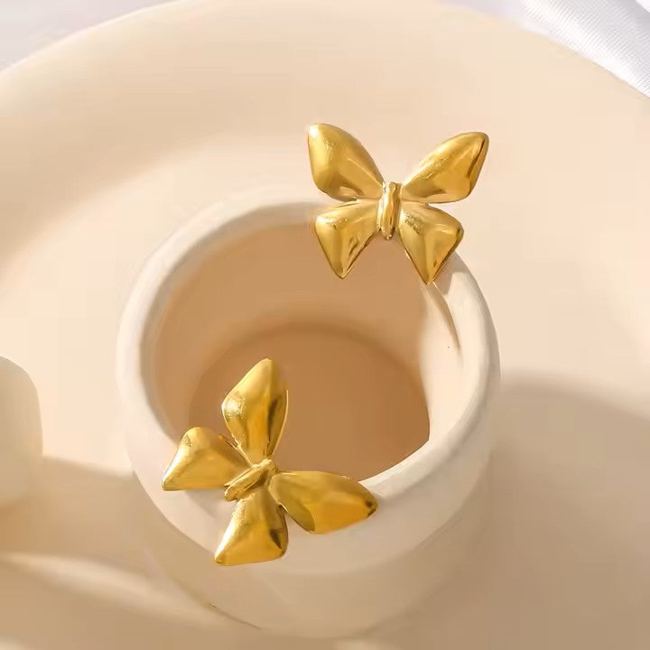 High-class Minimal butterfly stainless pvd gold plated ear studs or earings Mystjuels