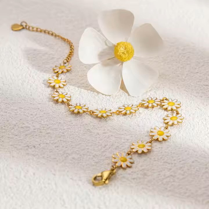 Ultra-fine White daisy anti tarnish gold plated bracelet