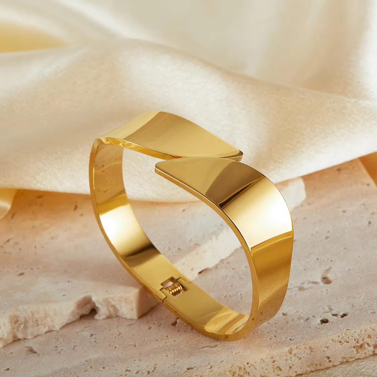 Premium Alora stainless steel bracelet