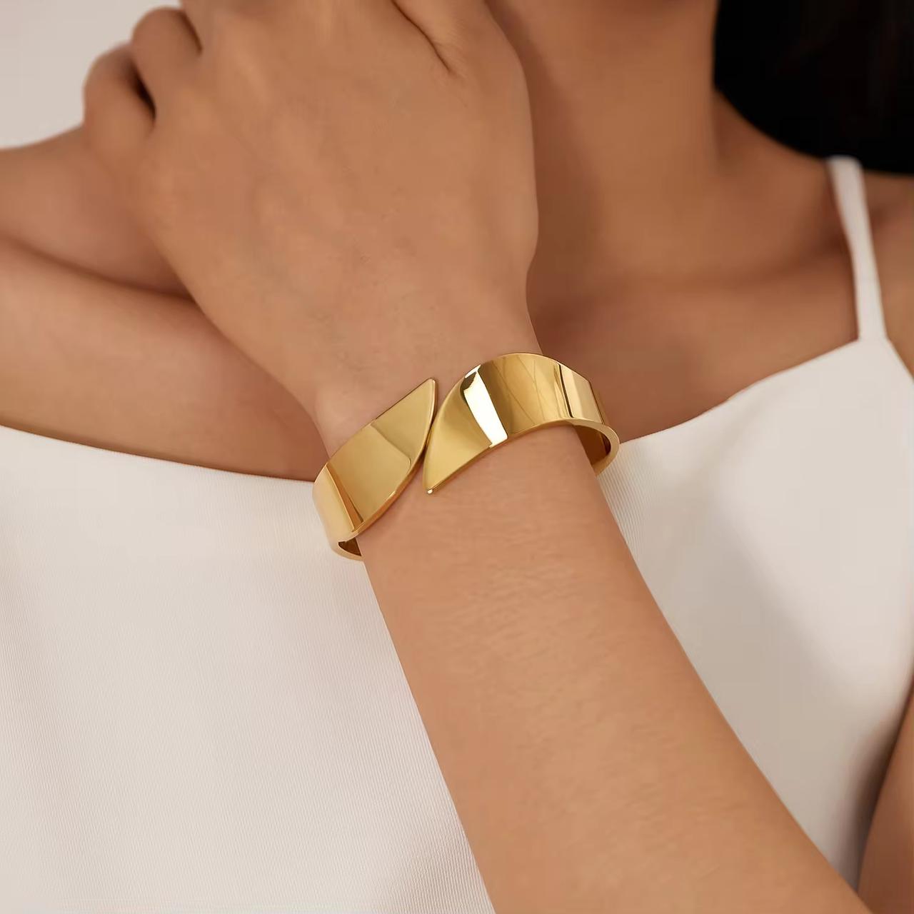 Premium Alora stainless steel bracelet