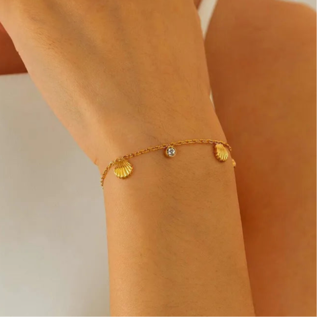 Shell premium gold plated bracelet