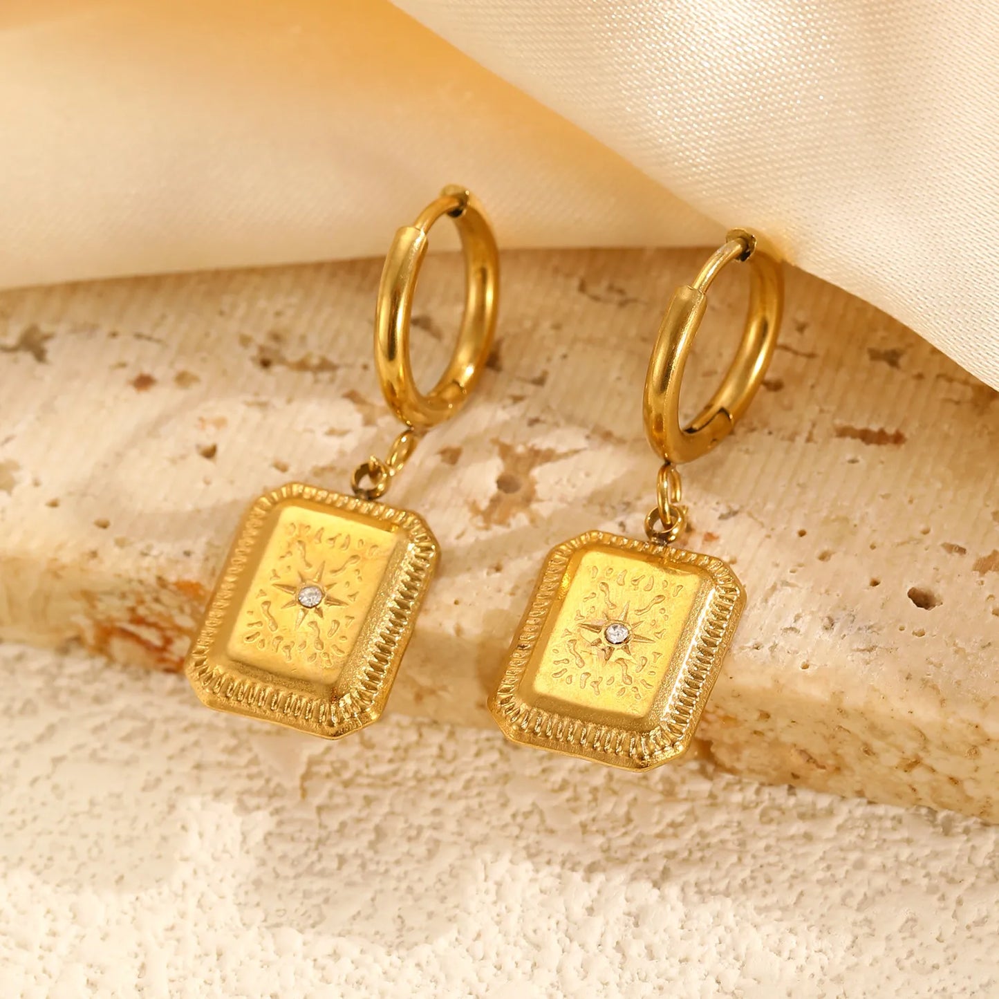Zircon gold bar huggie earings