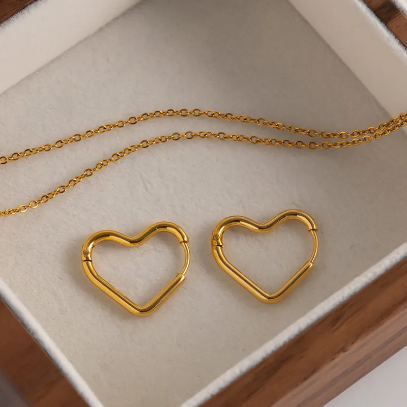 Hollow heart earings