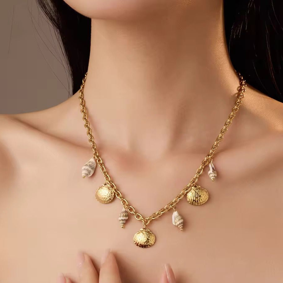 Oriana shell charm beach necklace