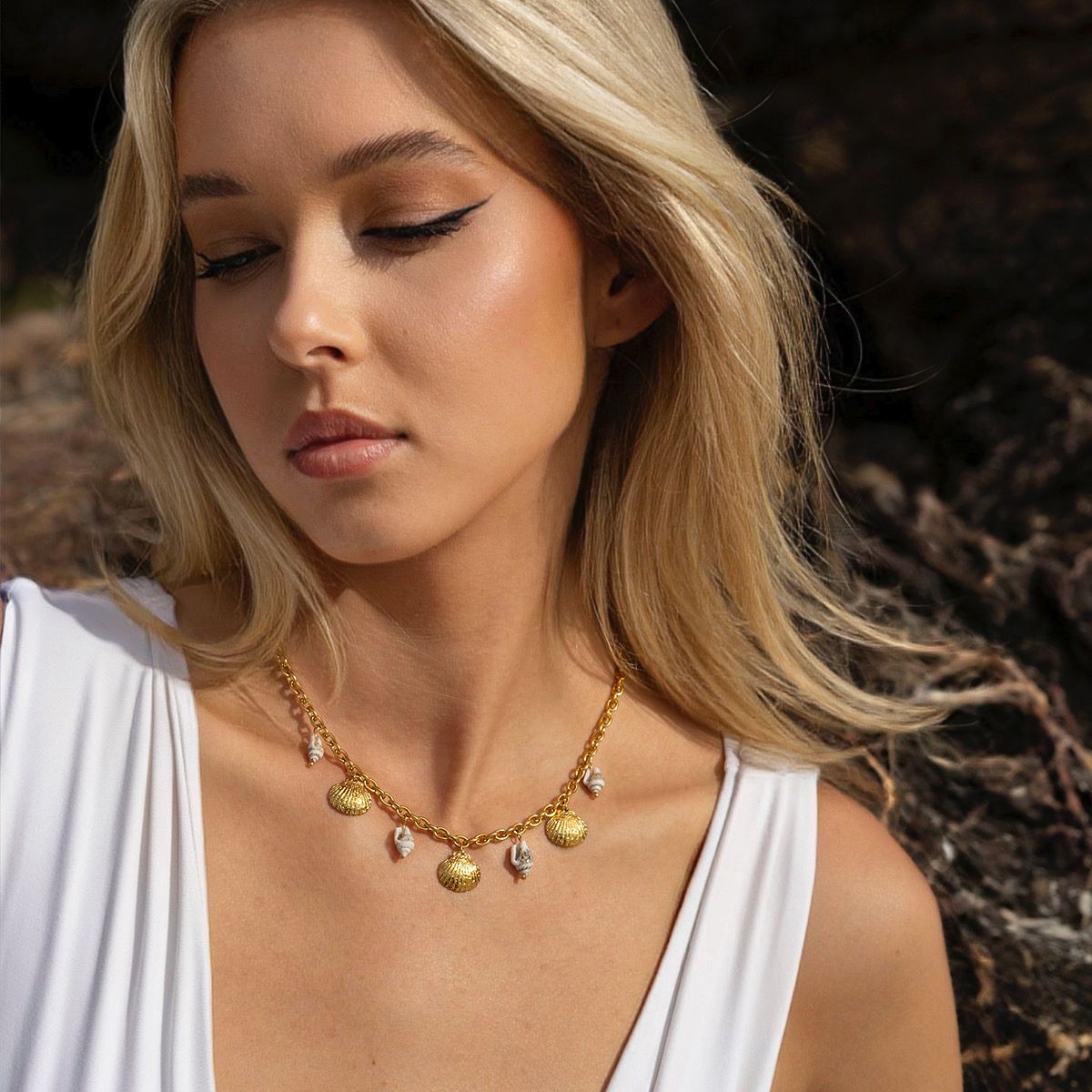 Oriana shell charm beach necklace
