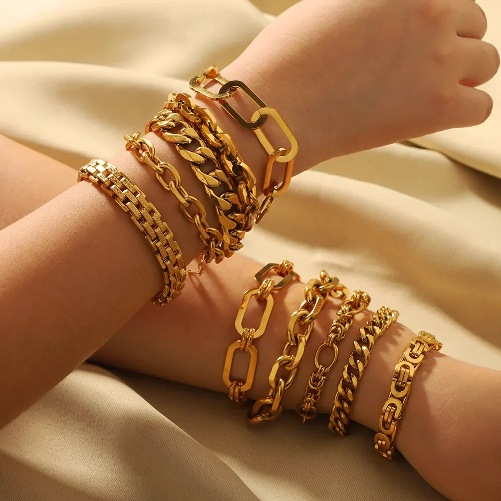 BRACELET