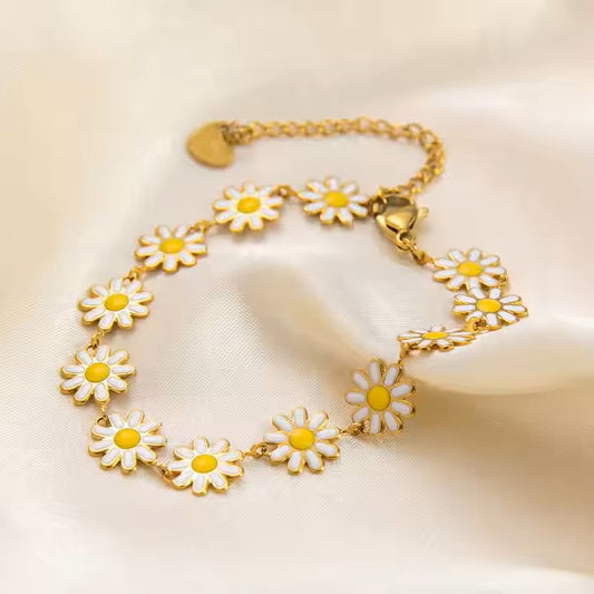 Ultra-fine White daisy anti tarnish gold plated bracelet