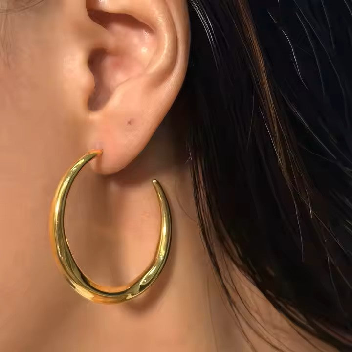Luxe Sleek anti tarnish hoop