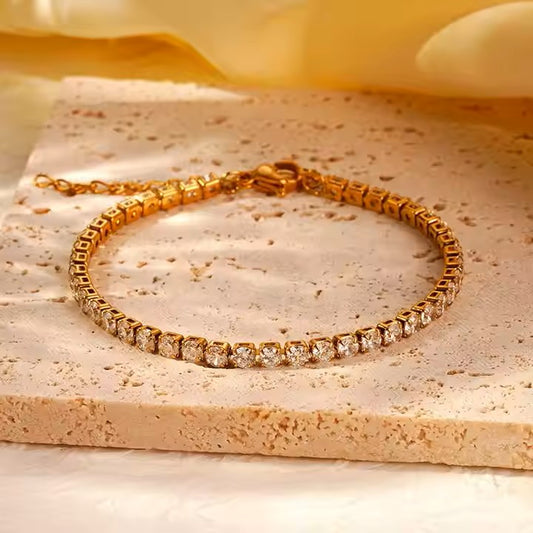 Minimal zircon chain bracelet