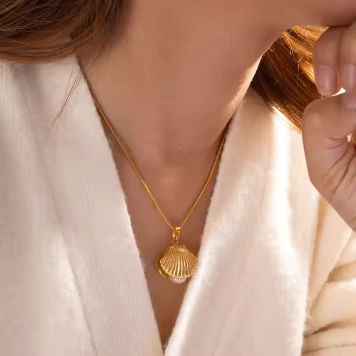 Premium shell stainless steel necklace