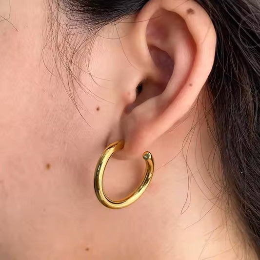 Luxurious Twisted round gold plated pvd earings mystjuels