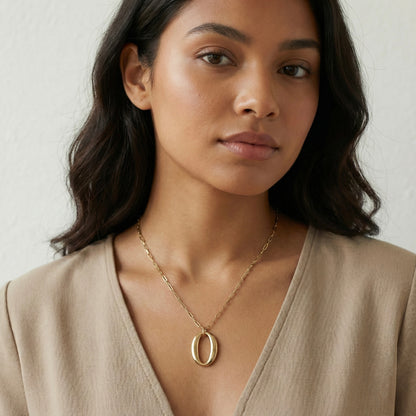 Elegant oval pendant necklace for women