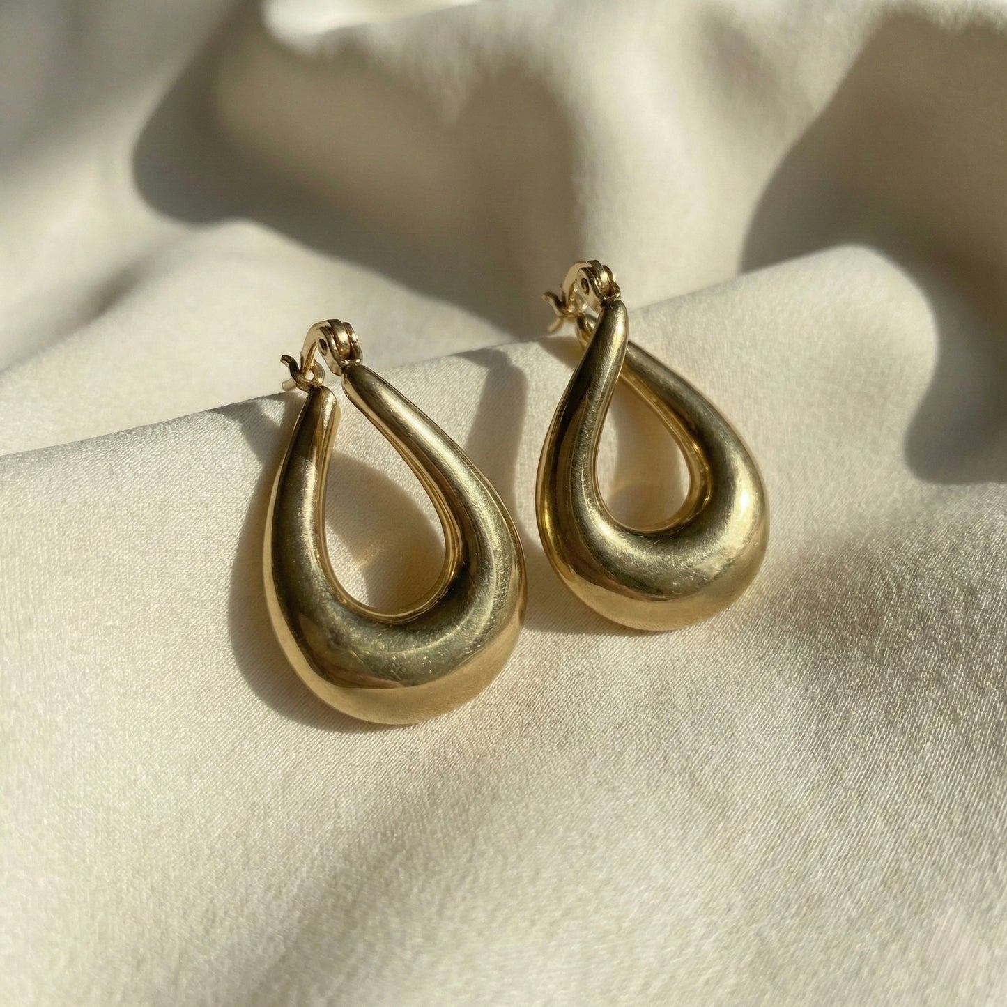 Golden Teardrop Drop Earrings – Elegant Everyday Statement