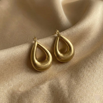 Golden Teardrop Drop Earrings – Elegant Everyday Statement