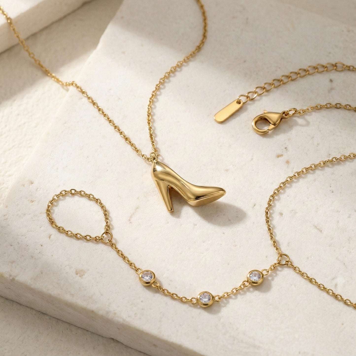 Golden Heels Fashionista Combo – Necklace & Luxe Chain Bracelet