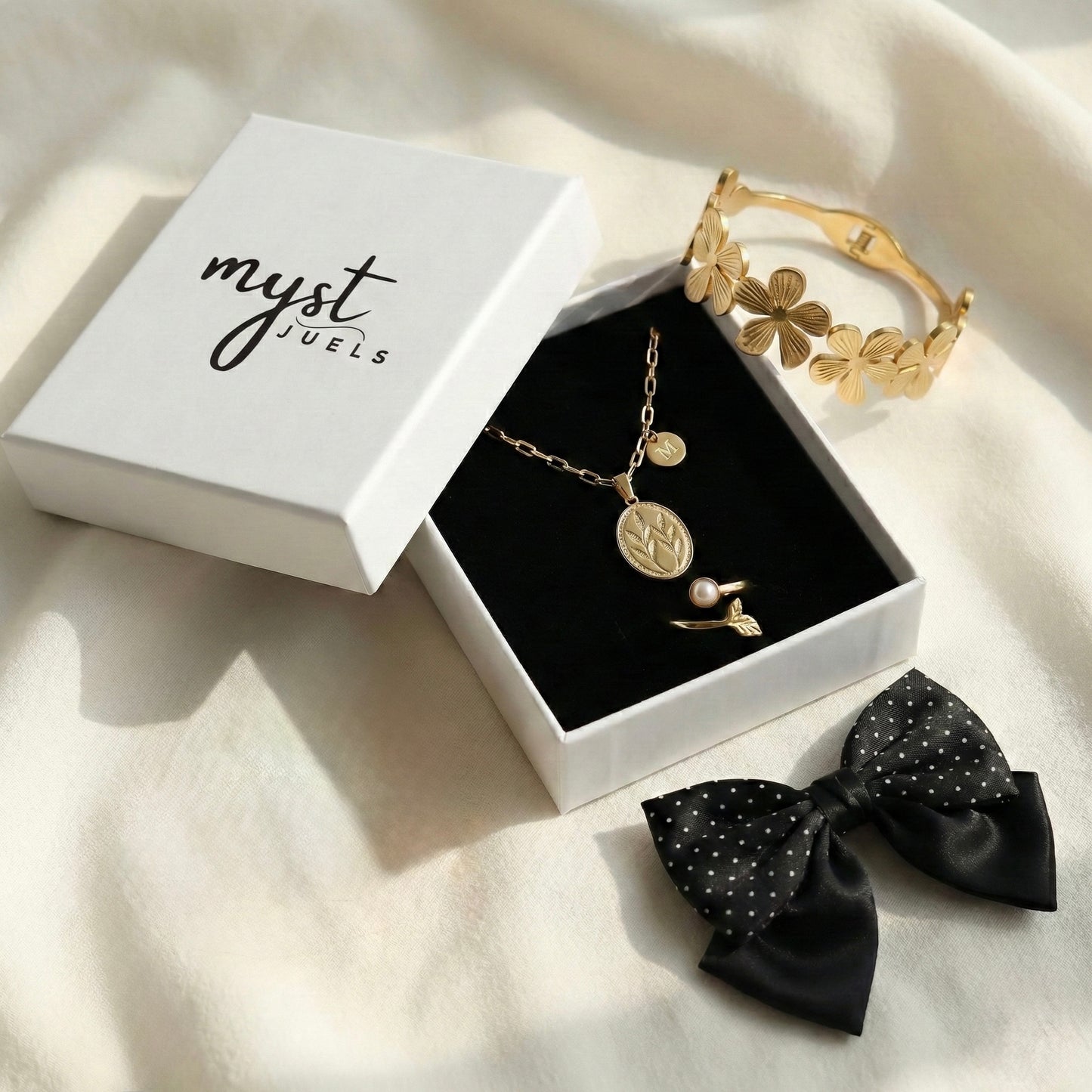 Golden Bloom Botanical Kit | A soft botanical statement in gold & pearl accents