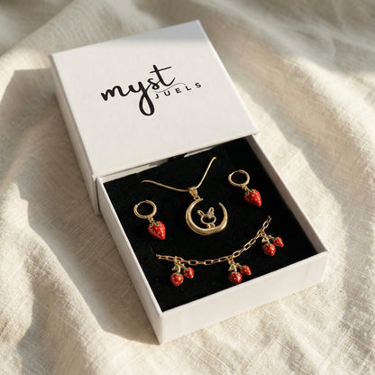 Strawberry Fields Starter – Playful Everyday Gold Charm Set