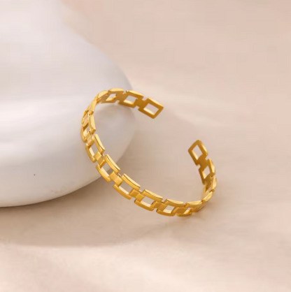 Ultra-fine geometric anti tarnish adjustable bracelet