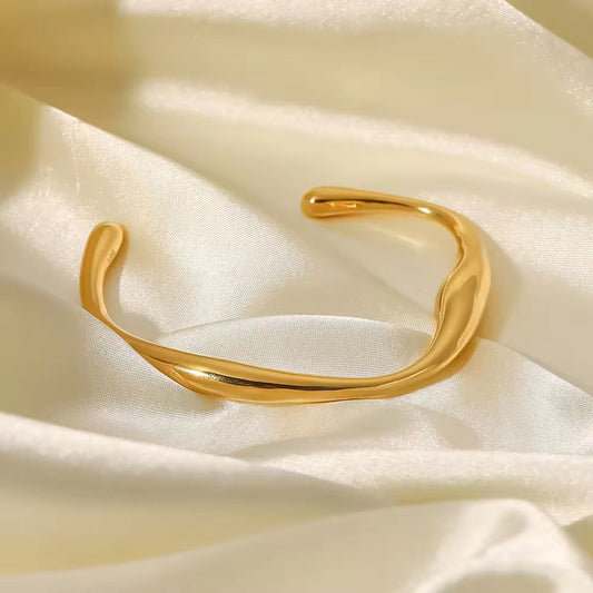High quality golden wave cuff