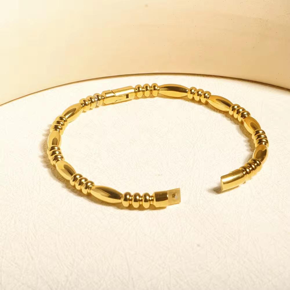 Golden royale sona bracelet