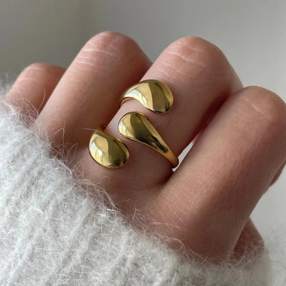 Luxurious Chunky anti tarnish arc ring