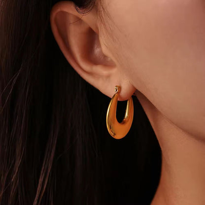 Luna Sculpted Oval Hoop Earrings – Anti-Tarnish Gold