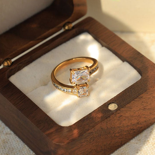Luxury gem hug ring
