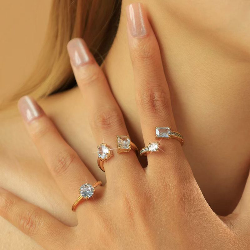Luxury gem hug ring