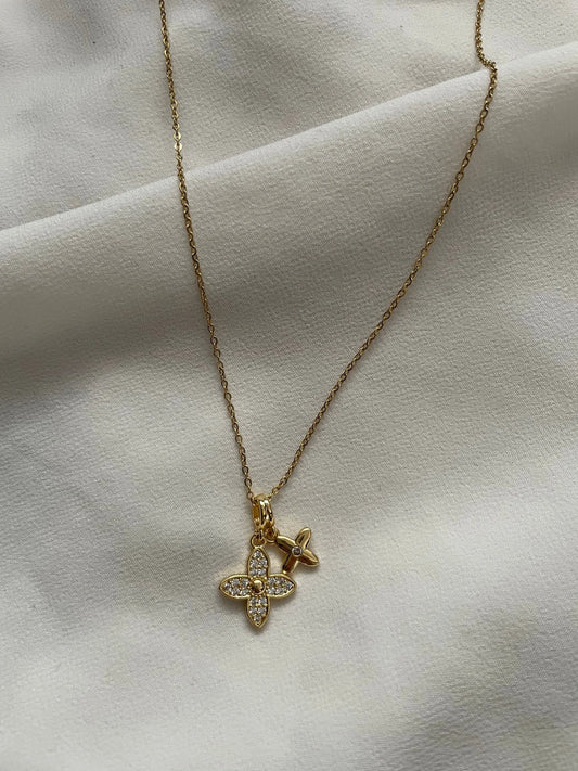 Diamond engraved star shape gold plated necklace