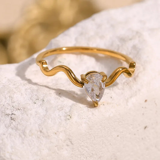 Pear drop wave ring
