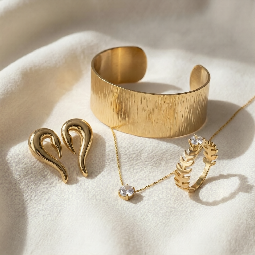 Modern Professional’s Capsule Set Box | Office-to-Evening Essentials