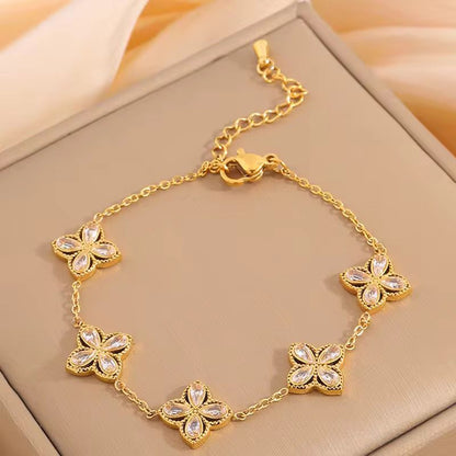 Luxurious four leaf zircon clover bracelet